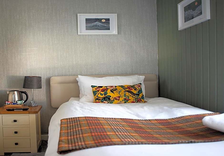 Red Lion, Coorie Inn