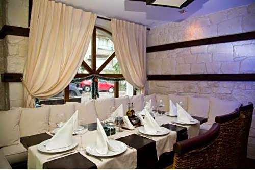 Семеен Хотел Опера