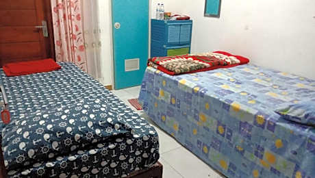 Twin Room with Sharing Bathroom