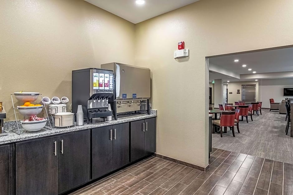 Comfort Suites Brunswick - Clevelend Southwest