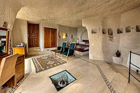 Junior Cave Suite with Balcony