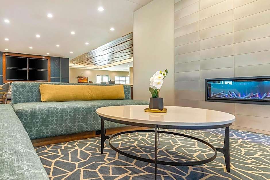 Cambria Hotel Bettendorf - Quad Cities