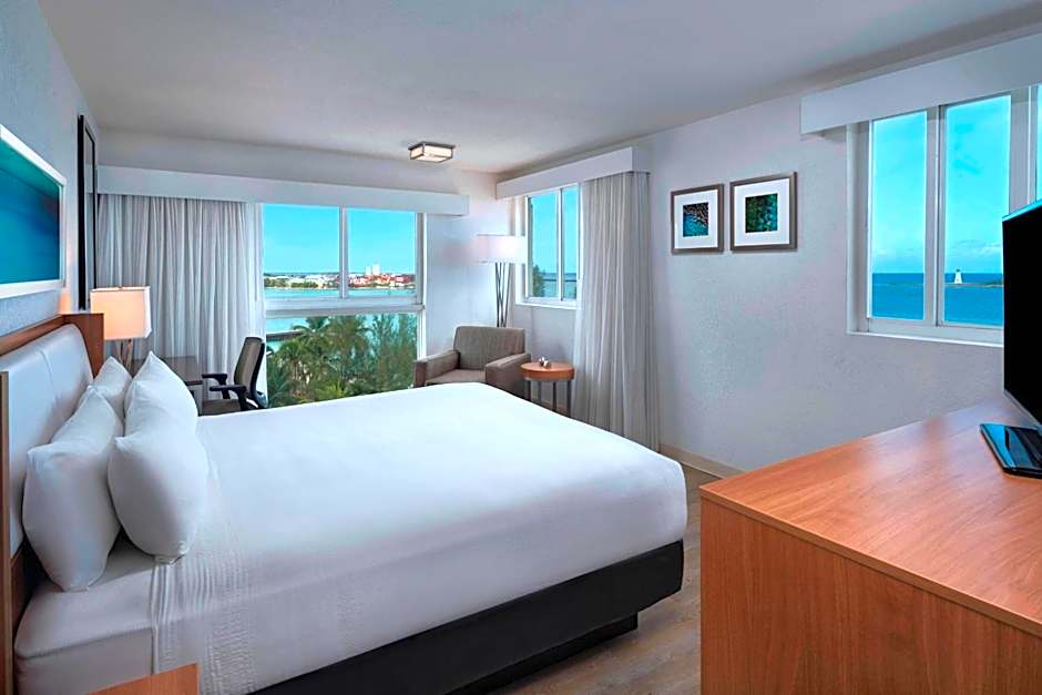 Courtyard by Marriott Nassau Downtown/Junkanoo Beach