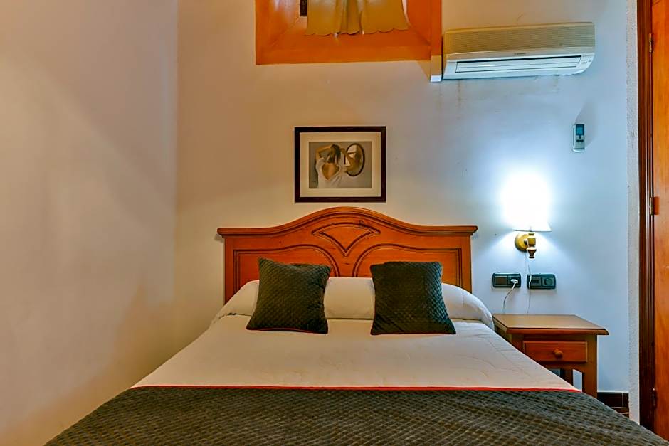 Hotel Las Palmeras by Vivere Stays