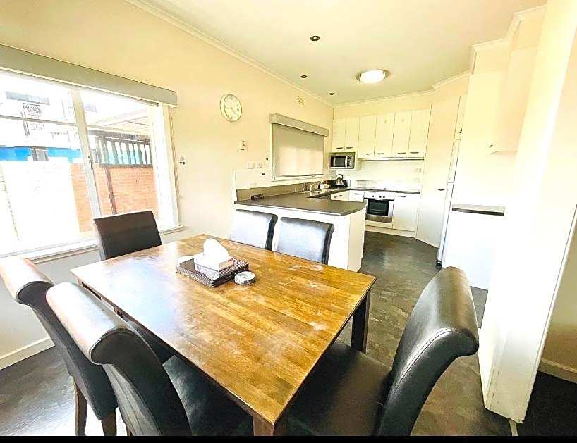 Connells Motel & Serviced Apartments