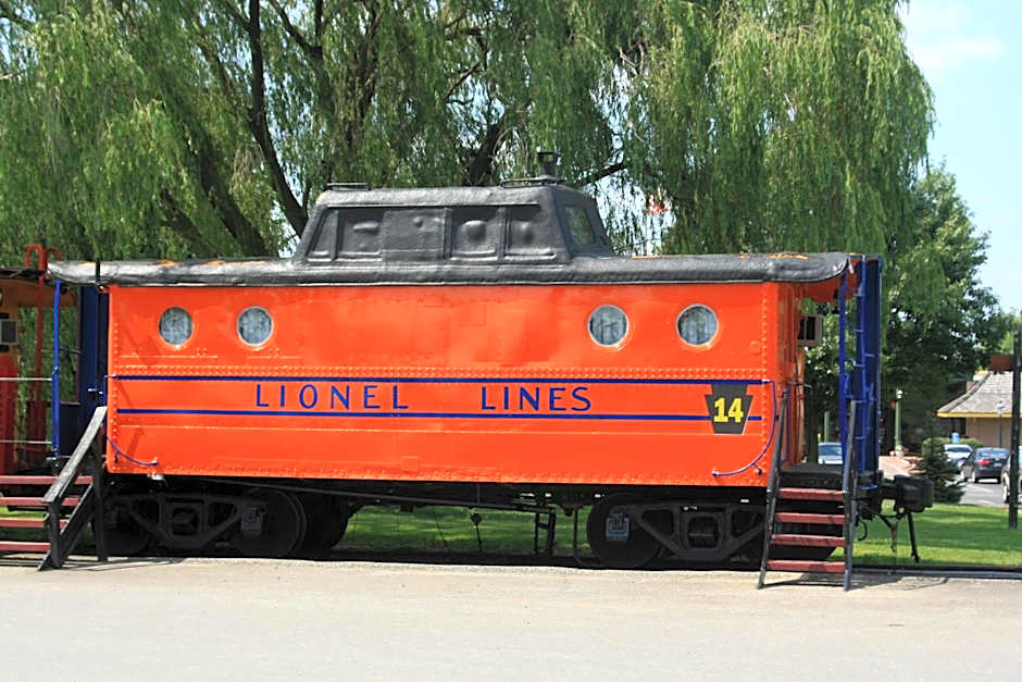 Red Caboose Motel & Restaurant