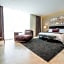 Square Small Luxury Hotel