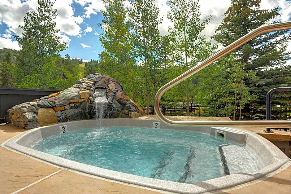 Jackpine & Black Bear Lodge