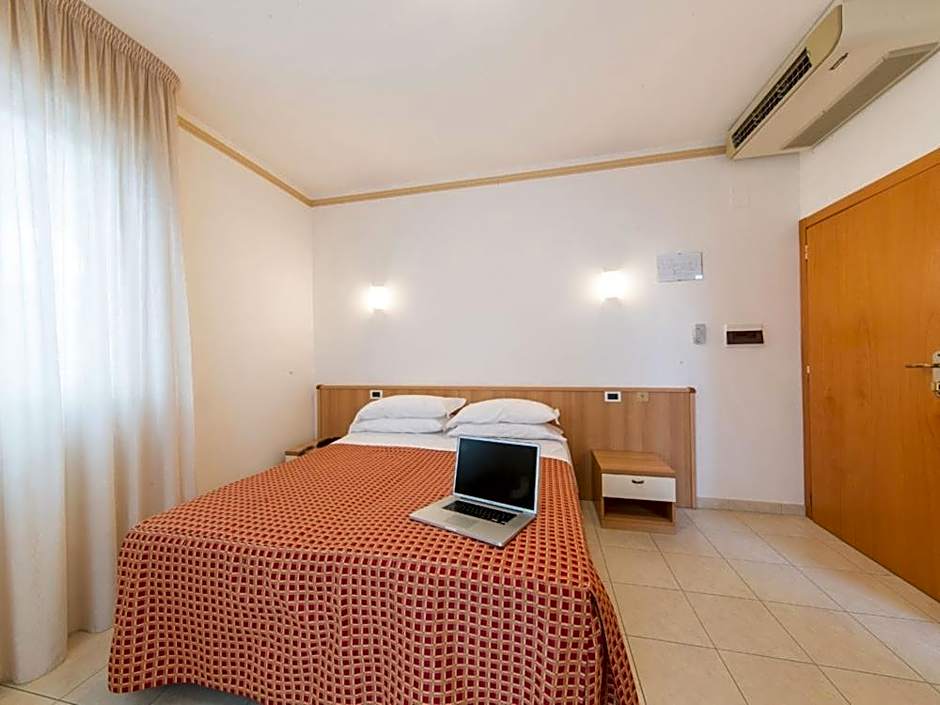 Ristorante Hotel Lucia - 100 mt dal mare