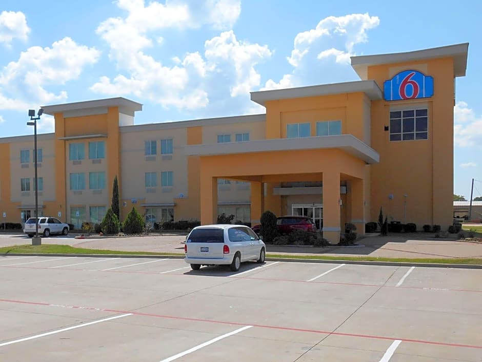 Motel 6-Joshua, TX