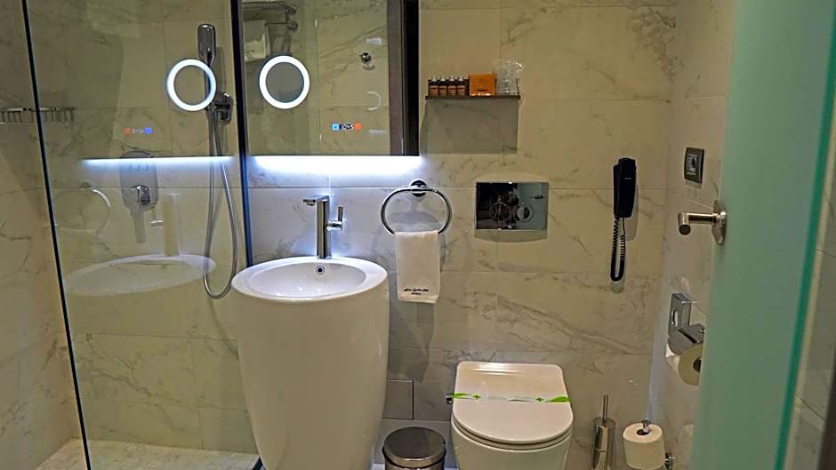 Aniroc Signature Hotel