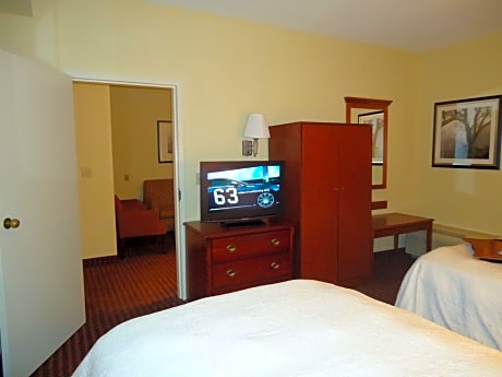 Double Suite with Two Double Beds - Non-Smoking
