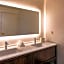 Holiday Inn & Suites Oakland - Airport by IHG