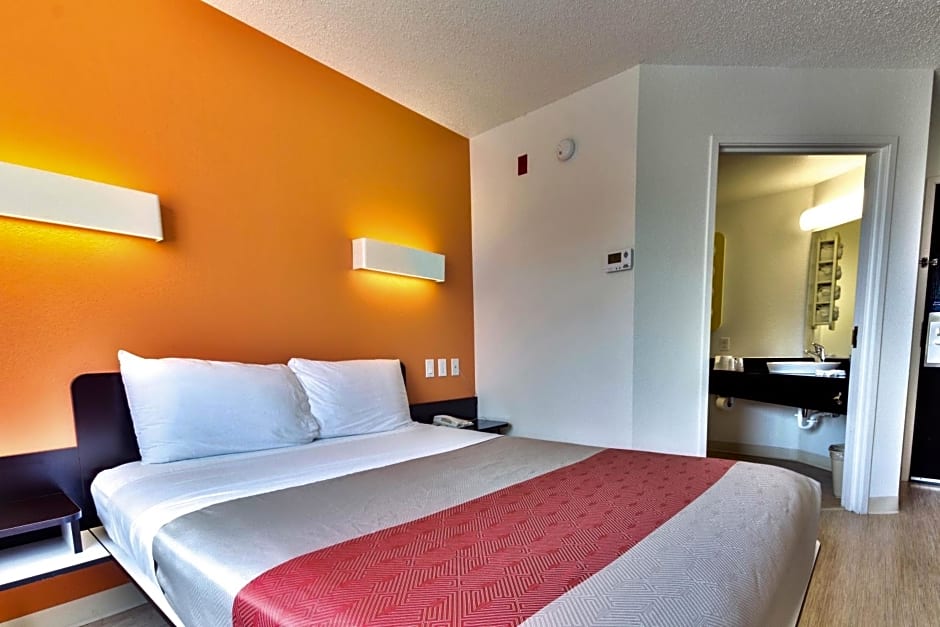 Motel 6 Dallas - Lewisville