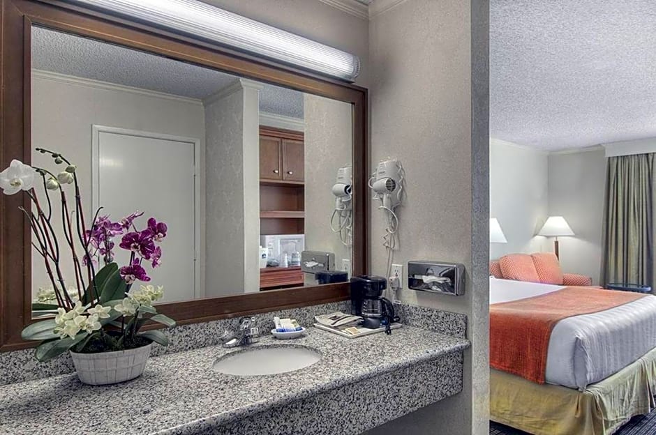 Hampton Inn & Suites San Mateo-San Francisco Airport