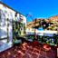 B&B and Apartments El Charco Azul