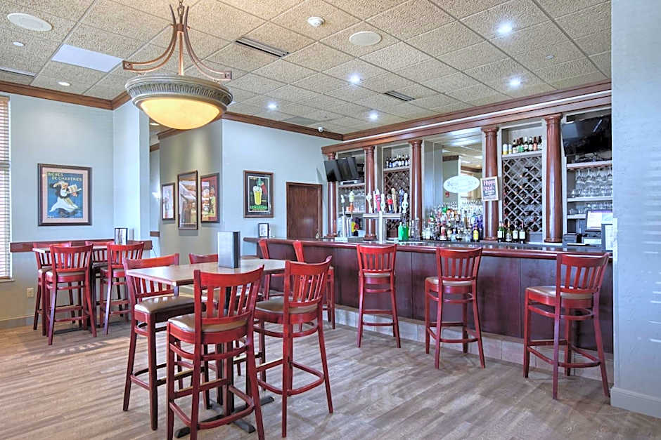 Holiday Inn Express & Suites Madison West - Middleton