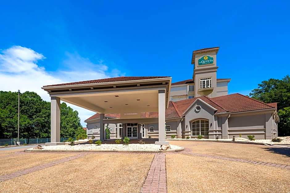 La Quinta Inn & Suites by Wyndham Raleigh Cary