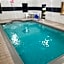 Days Inn & Suites by Wyndham Webster NASA-ClearLake-Houston