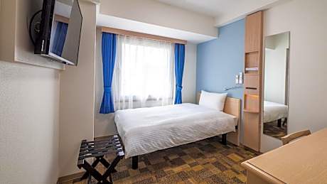 Single Room - Electric cigarette only