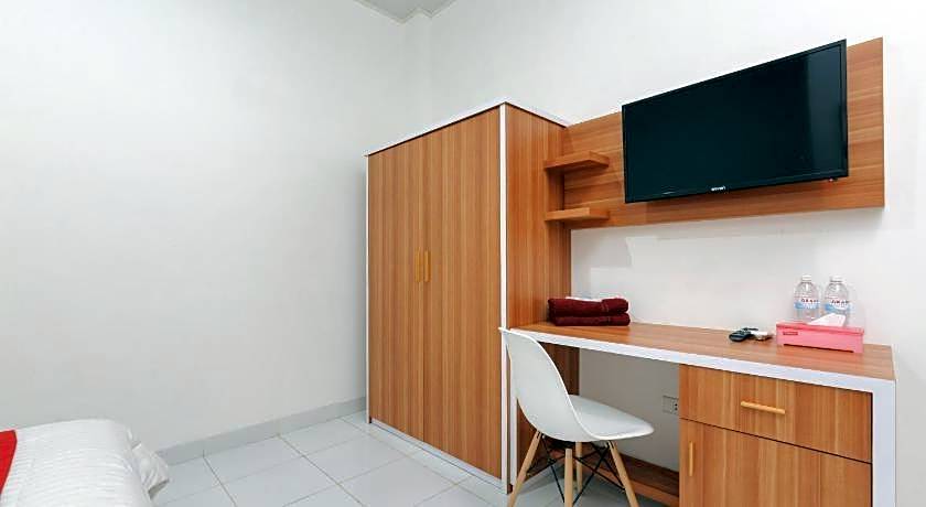 RedDoorz Plus Syariah near Mall Boemi Kedaton Lampung
