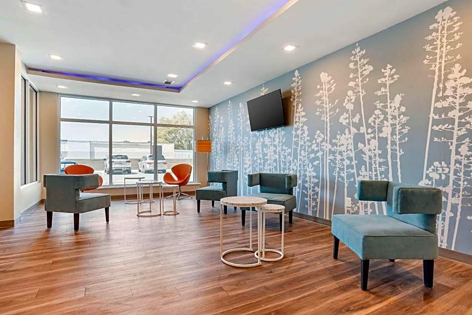 Sleep Inn & Suites