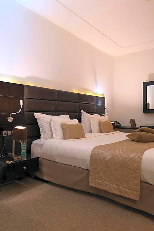 Business Hotel