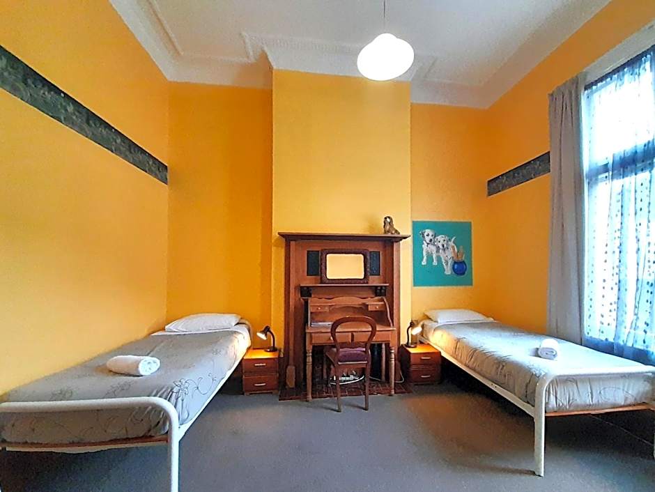 Noah's Ark Backpackers