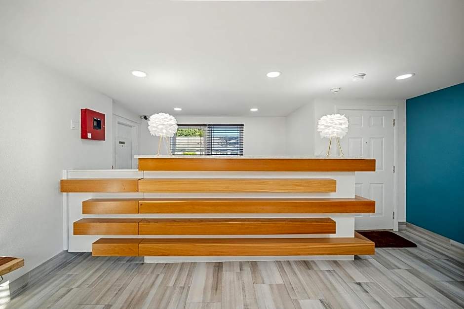 Founder's Brook Motel and Suites