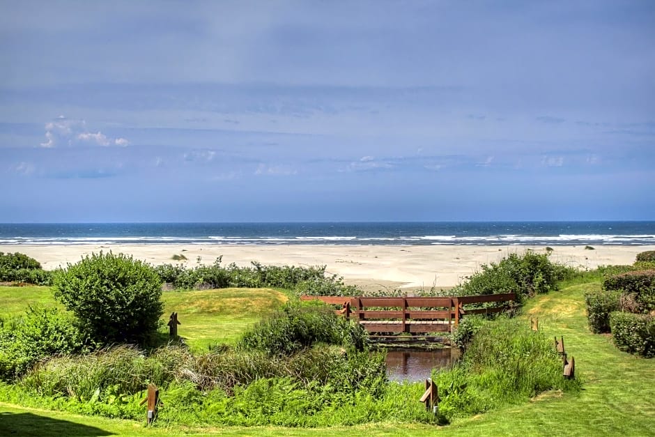 Little Creek Cove Beachfront Resort