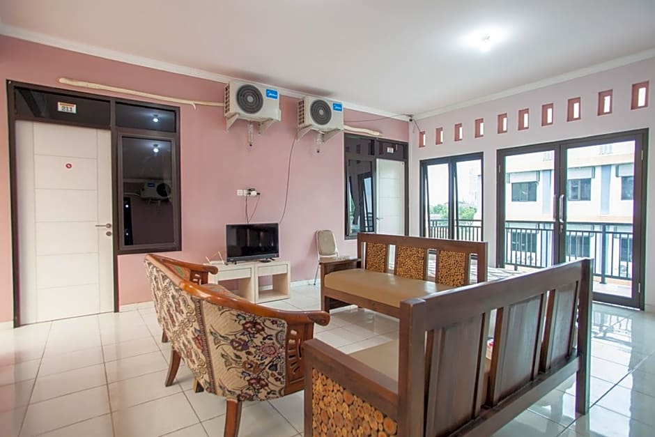 RedDoorz near Petra University 2