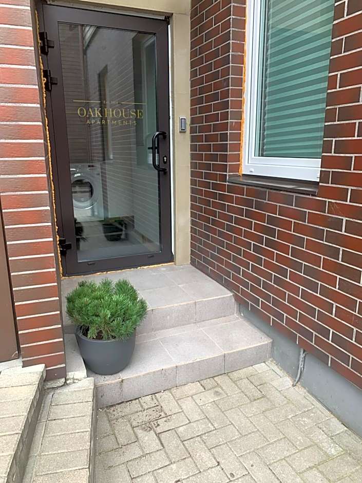 Oak house apartments