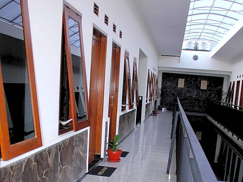 Baliku Guest House – Malang, MO