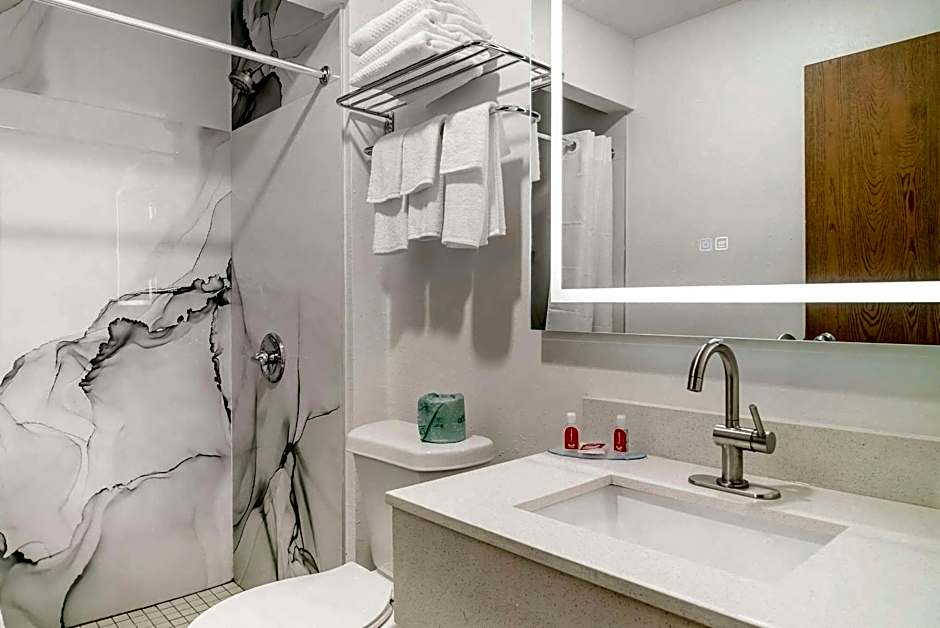 Econo Lodge Traverse City South