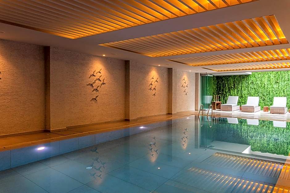 Nelia Beach Hotel & Spa