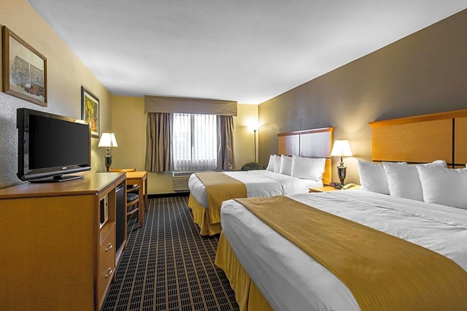 Quality Inn and Suites Summit County