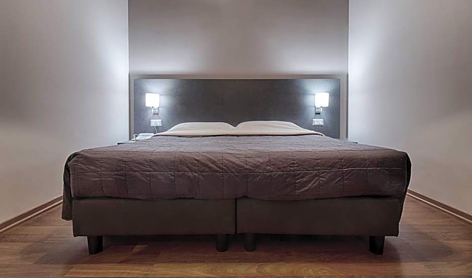 Twelve Hotel