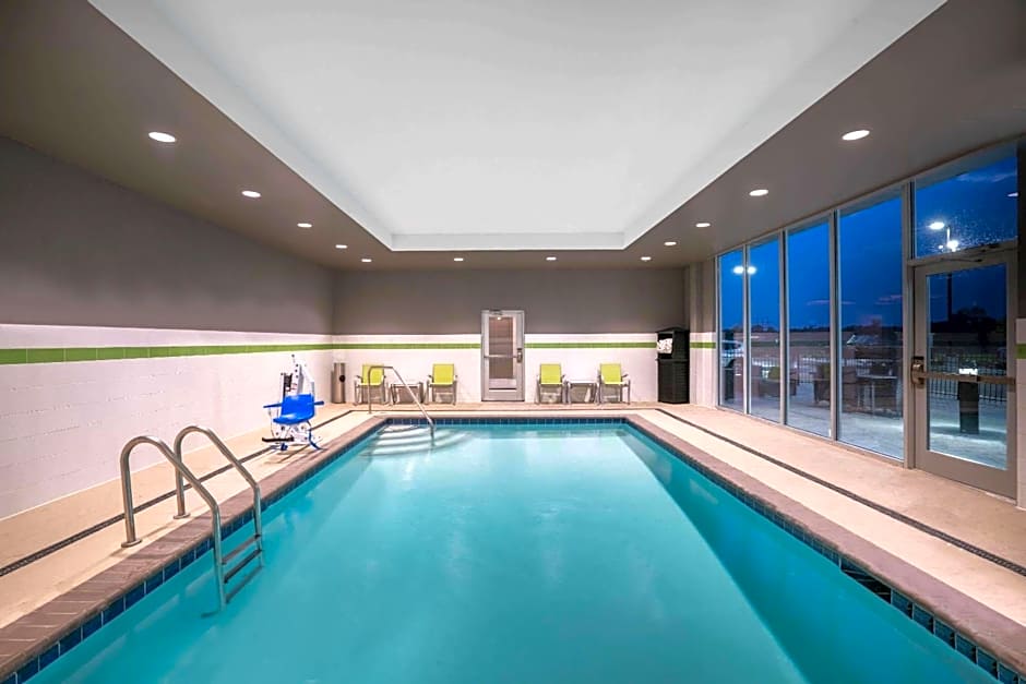 La Quinta Inn & Suites by Wyndham West Memphis