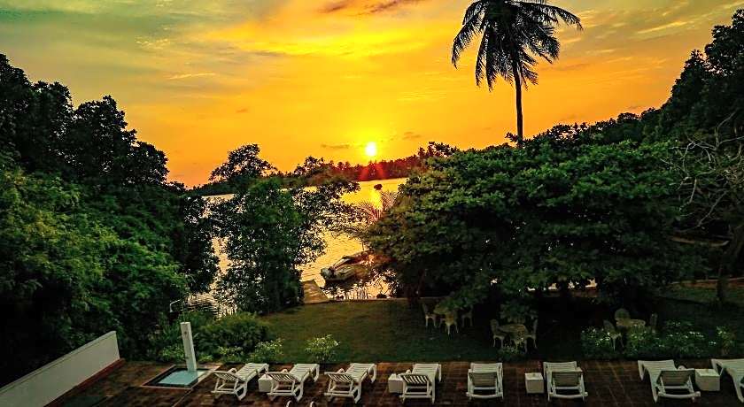 Waterside Bentota Hotel