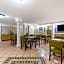 La Quinta Inn & Suites by Wyndham Denver Northglenn