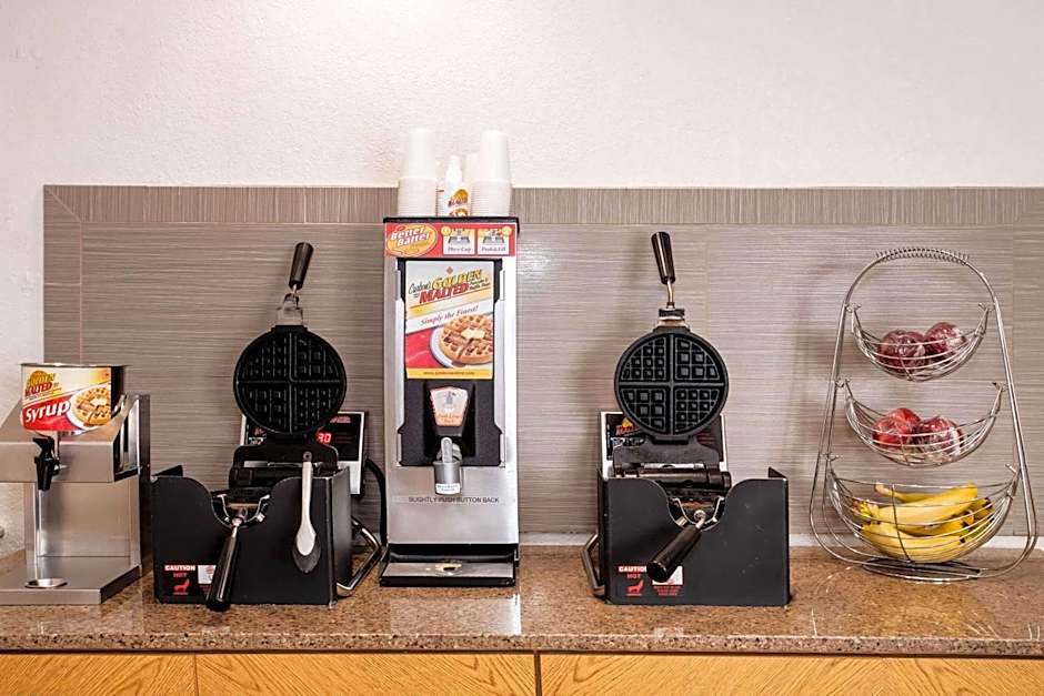 La Quinta Inn & Suites by Wyndham Melbourne