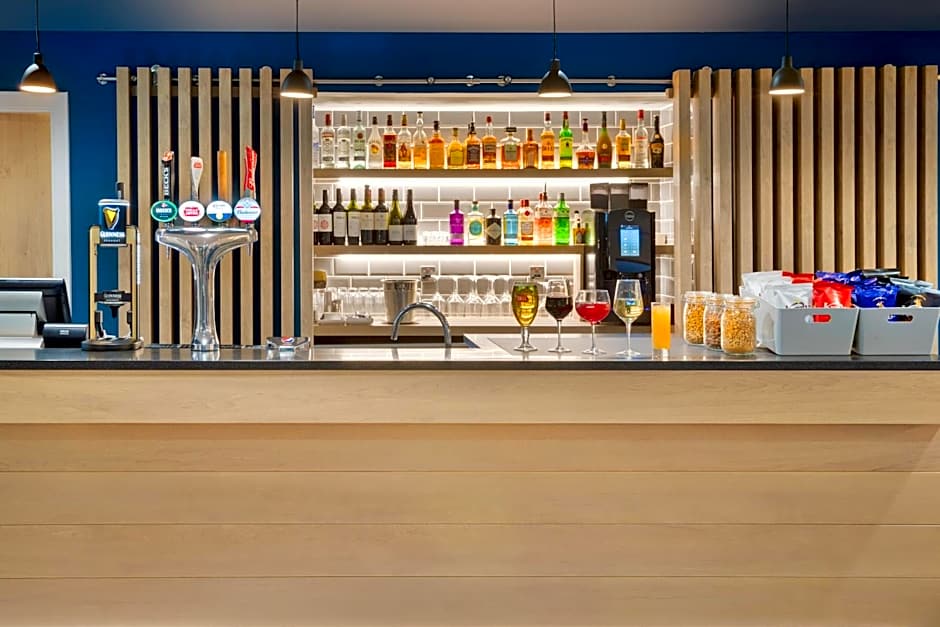 Holiday Inn Express - Cambridge West - Cambourne By IHG