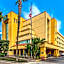 La Quinta Inn & Suites by Wyndham Anaheim Disneyland