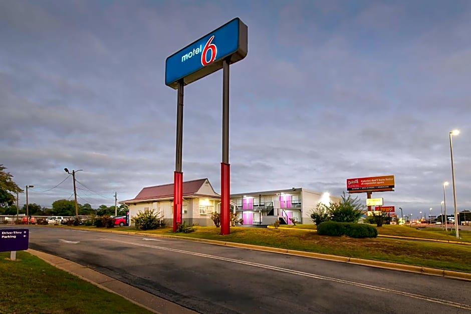 Motel 6 Tuscaloosa AL University
