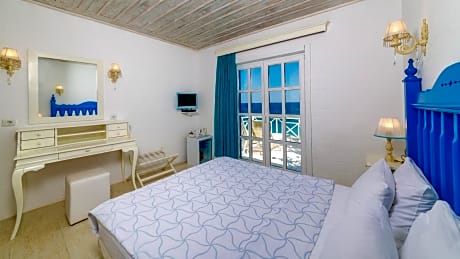 Double Room with Sea View and Porch