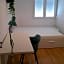 Carcavelos Beach walking distance room in shared apartment