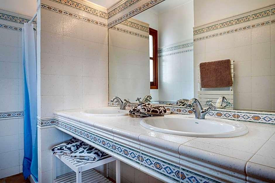 Wonderful 5 Bed Villa With Private