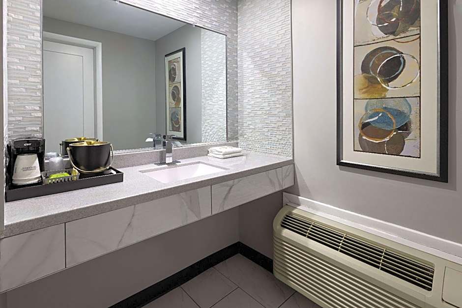 Super 8 by Wyndham Hazleton