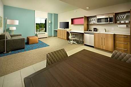 One-Bedroom King Suite - Non-Smoking
