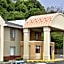 Howard Johnson by Wyndham Allentown/Dorney Hotel & Suites